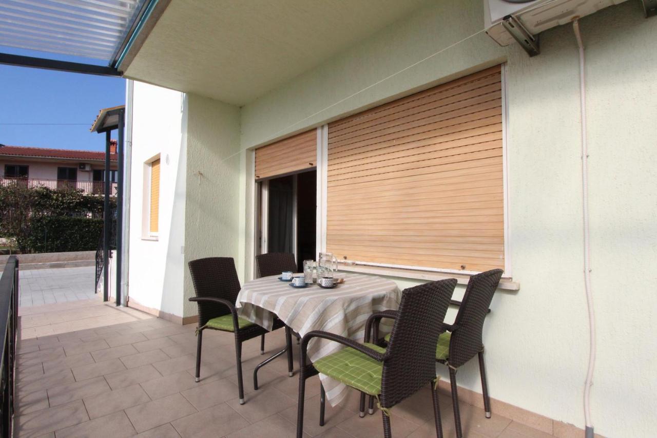 Apartment Oto Pula Exterior foto